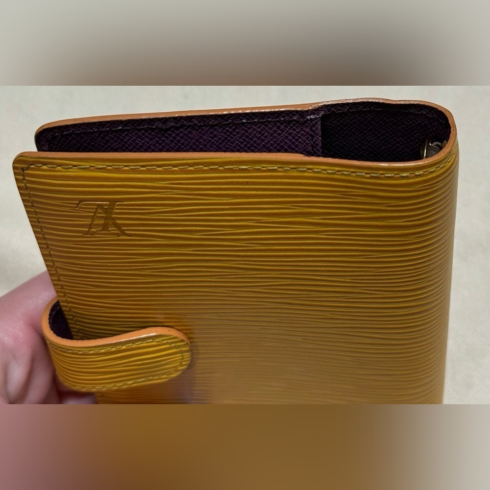 Louis Vuitton small (PM) ring agenda cover in yellow Epi leather - Picture 12 of 12